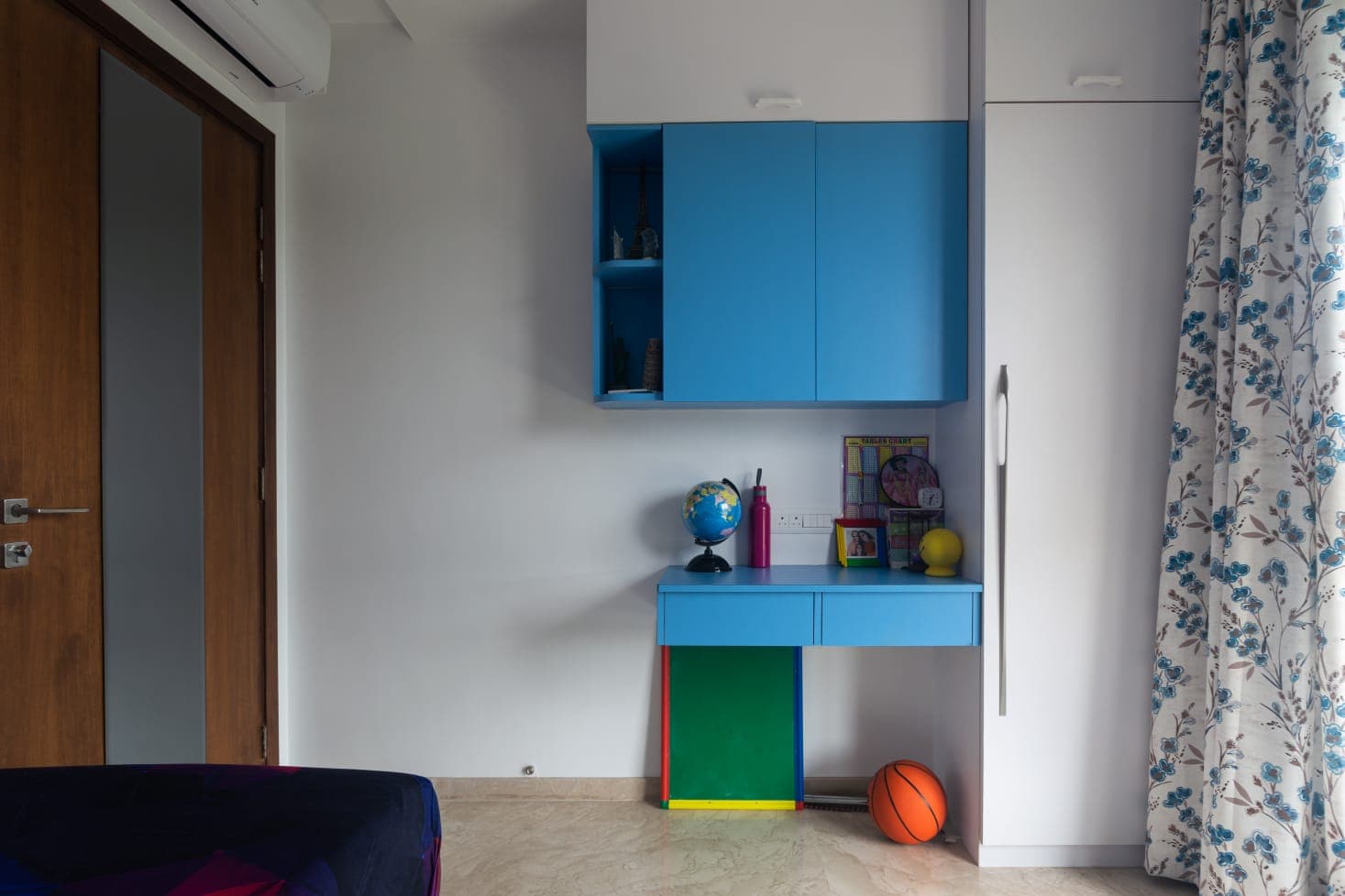Vaibhav mahajan Hiranandani powai mumbai 2 bhk residental project 750 sqft